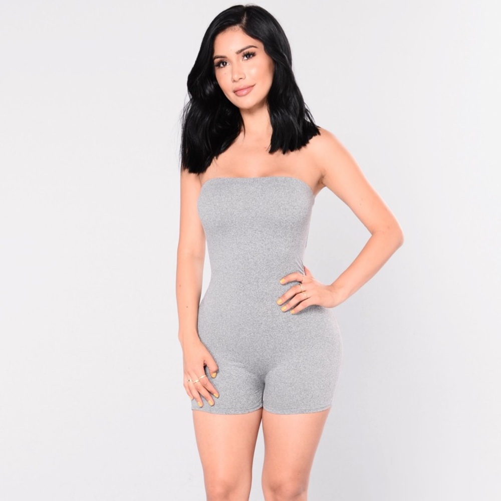 🤍 Fashion Nova Romper in grey 🤍